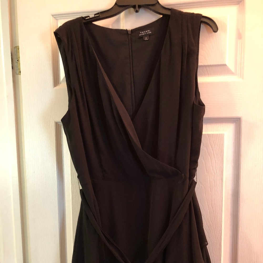 TAHARI BLACK WRAP COCKTAIL DRESS, SIZE 16